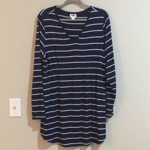 Old Navy Maternity long sleeve shirt